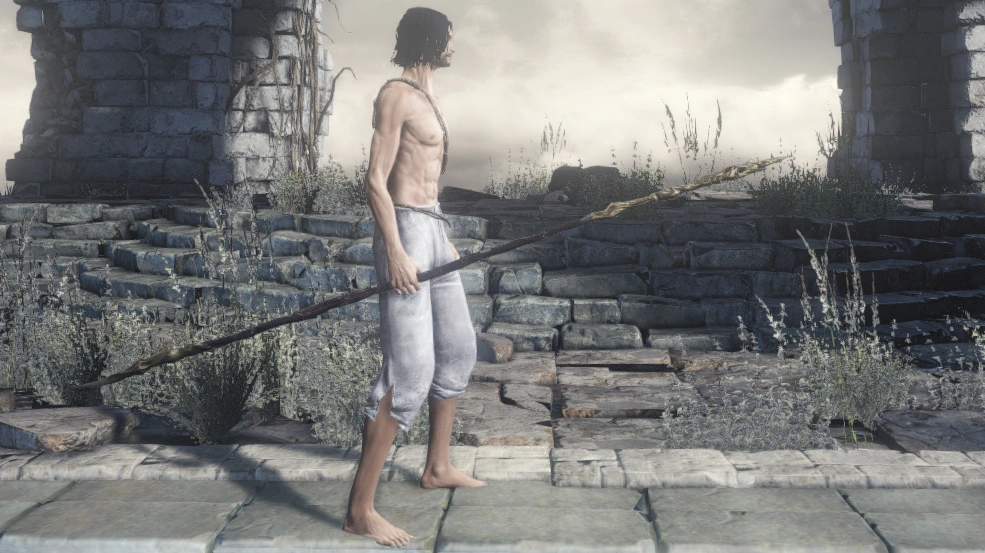 Золотое ритуальное копье (одноручный хват).png