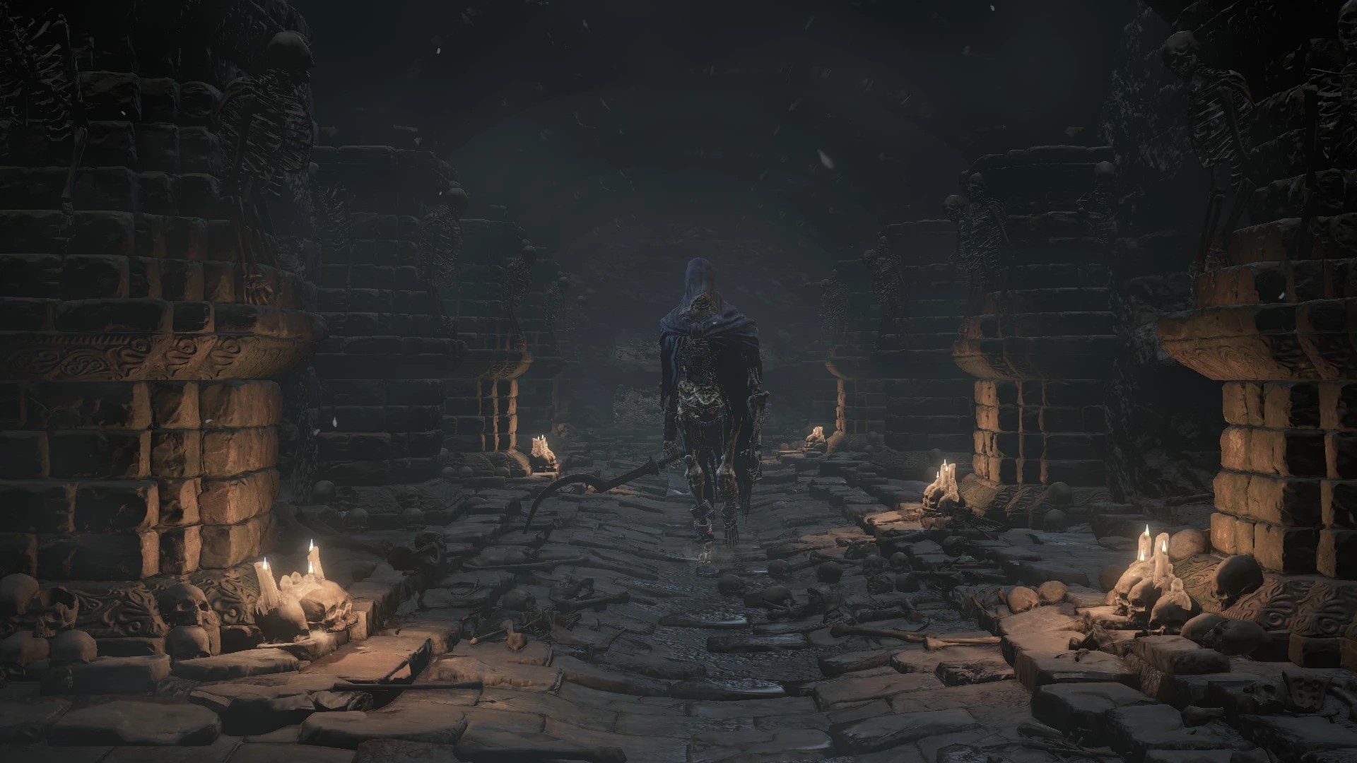 С шотелом в одной руке.