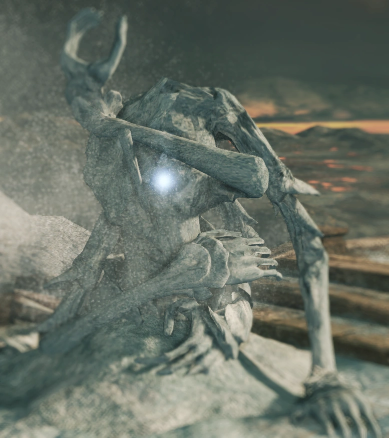 Уничтоженный идол в самом начале локации.