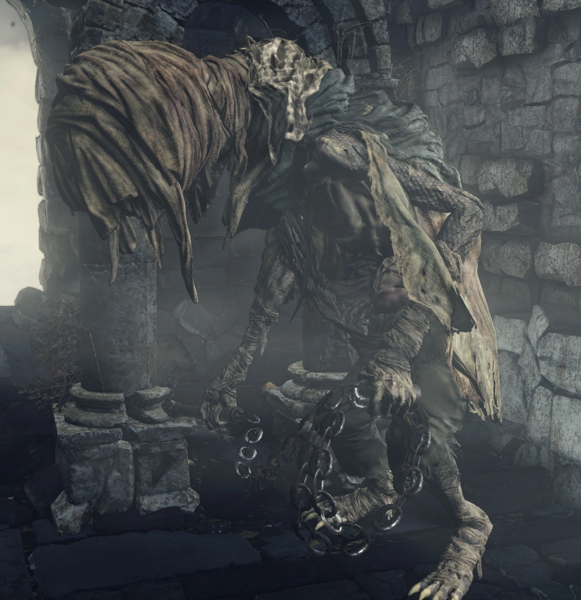 Гигант с топором на цепи.